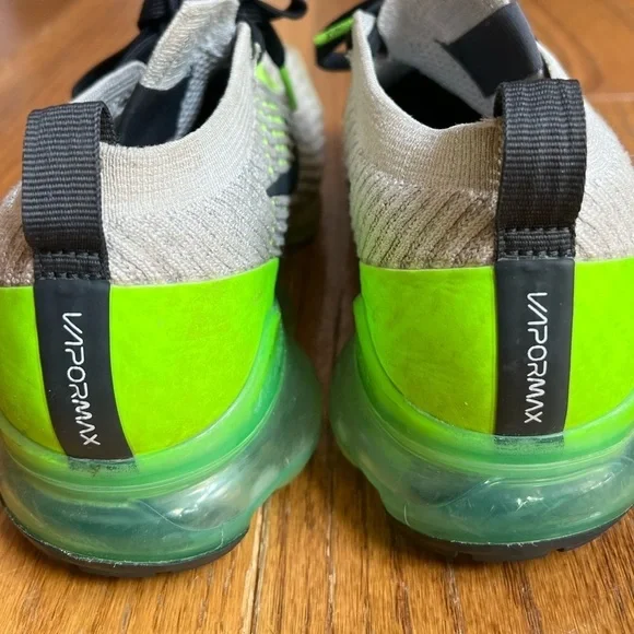Nike VaporMax 3.0 Flyknit Grey Green Running Shoes, Size 7.5 Women’s - 6 Men’s - Picture 3 of 10